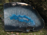 Achát - pecka půlená leštěná modrá 