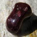 Granát almandin - poloomletý kámen 