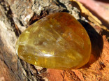 Fluorit žlutý - omletý kámen 