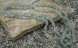 Akvamarín - náhrdelník  dlouhý s omletými kameny 