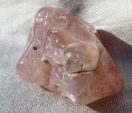 Chalcedon růžový - omletý kámen 