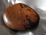 Obsidián mahagonový - omletý kámen 